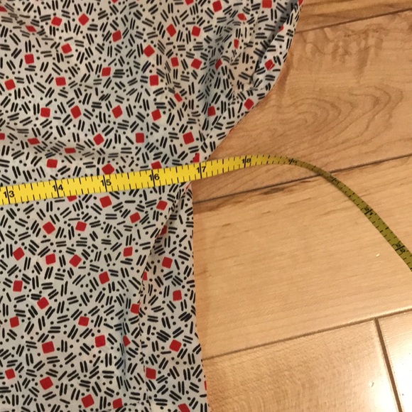 Vintage button down with funky pattern - Picture 9 of 10